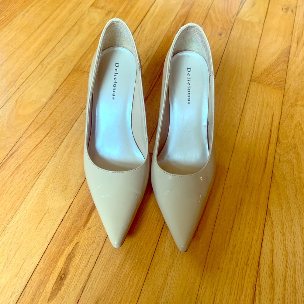 A pair of Delicious heels.